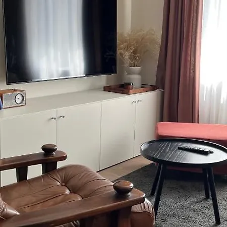 Le Baumann Concept: De Charme Dans Un Monument Historique Apartment *